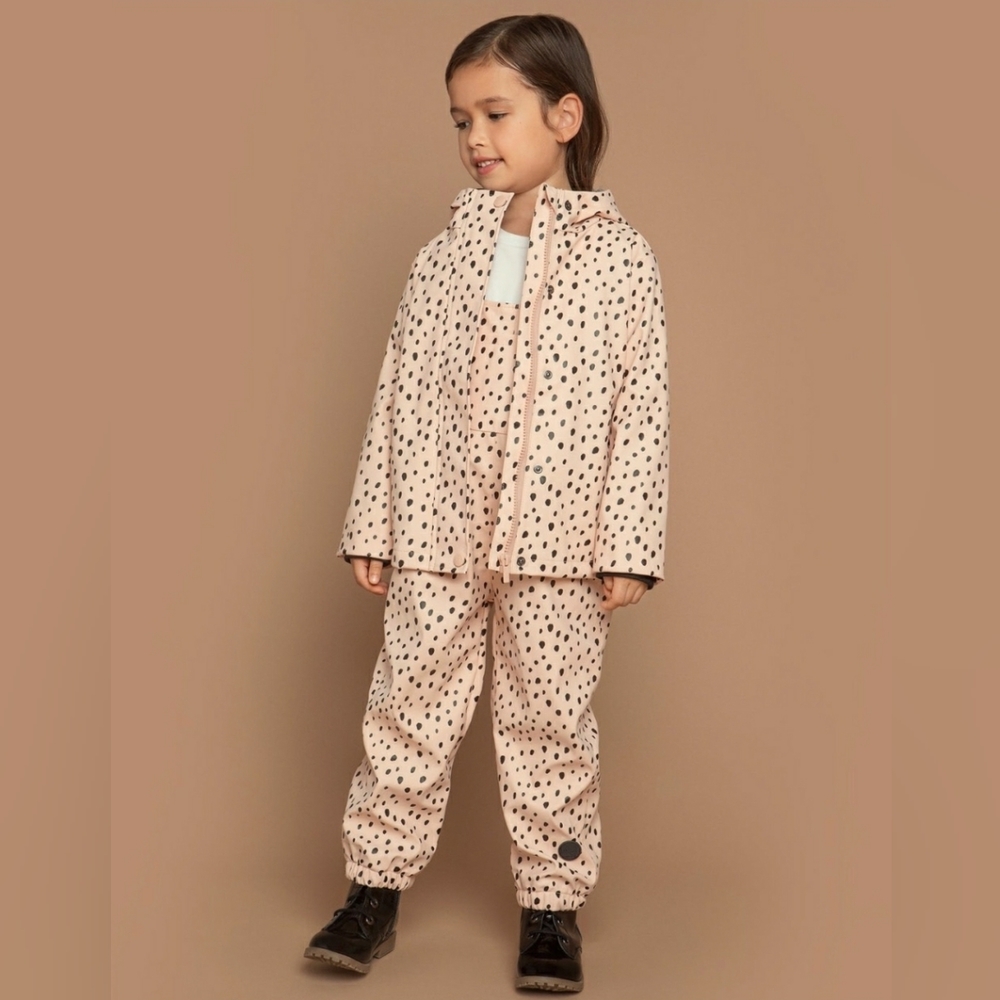 Rain coat and trousers